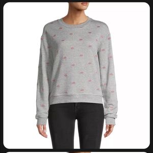 Splendid pull over with kiss marks